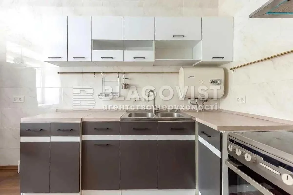 Best Offer! Sale of a 2-bedroom apartment of 88.4 sq m on Baidi-Vishnevytsky Street