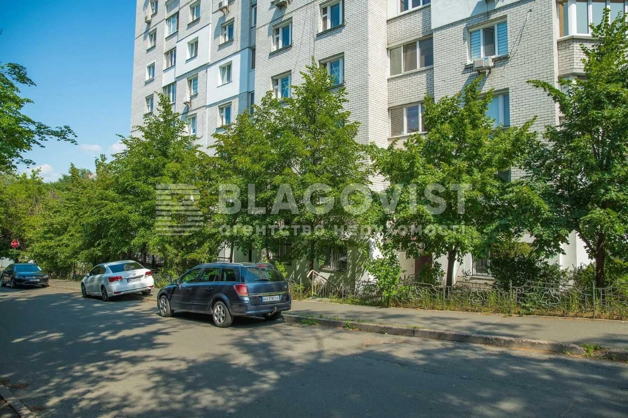 Best Offer! Sale of a 2-bedroom apartment of 88.4 sq m on Baidi-Vishnevytsky Street