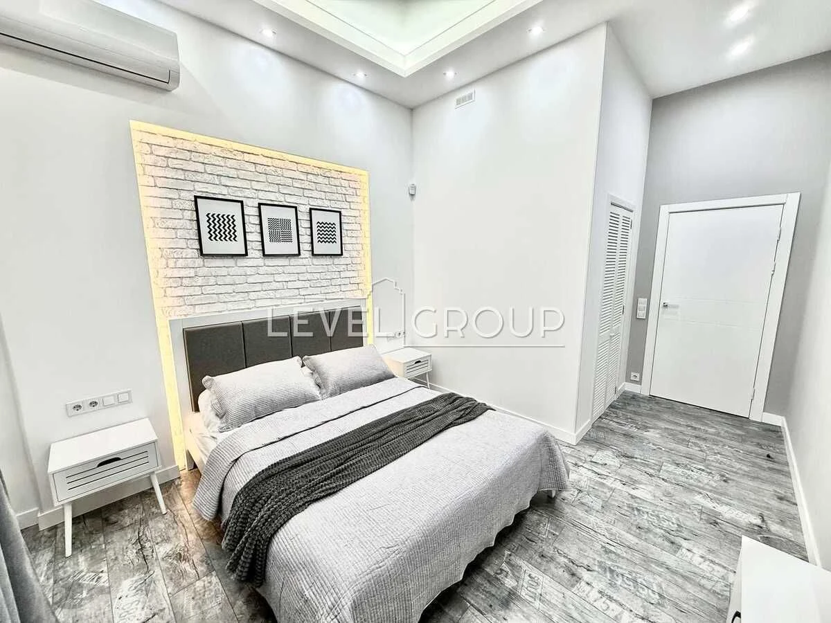 2 кімнатна 80м.кв. вул Велика Васильківська вул. (Червоноарм
