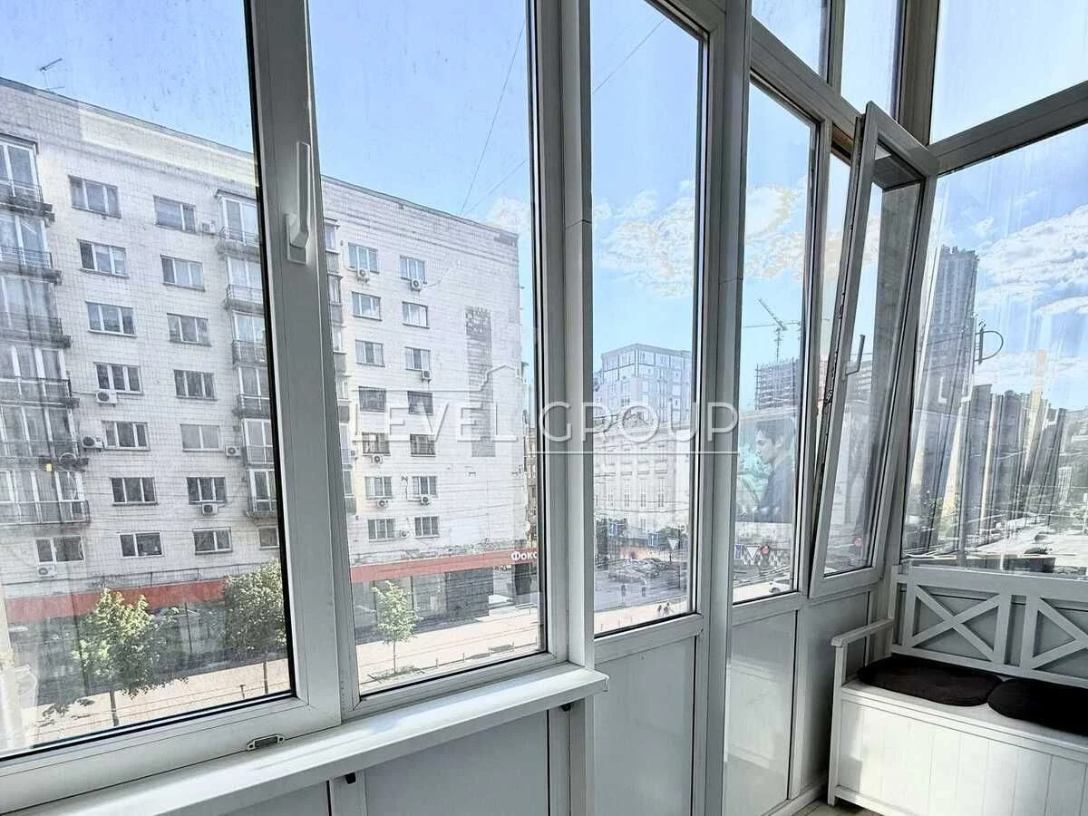 2 кімнатна 80м.кв. вул Велика Васильківська вул. (Червоноарм