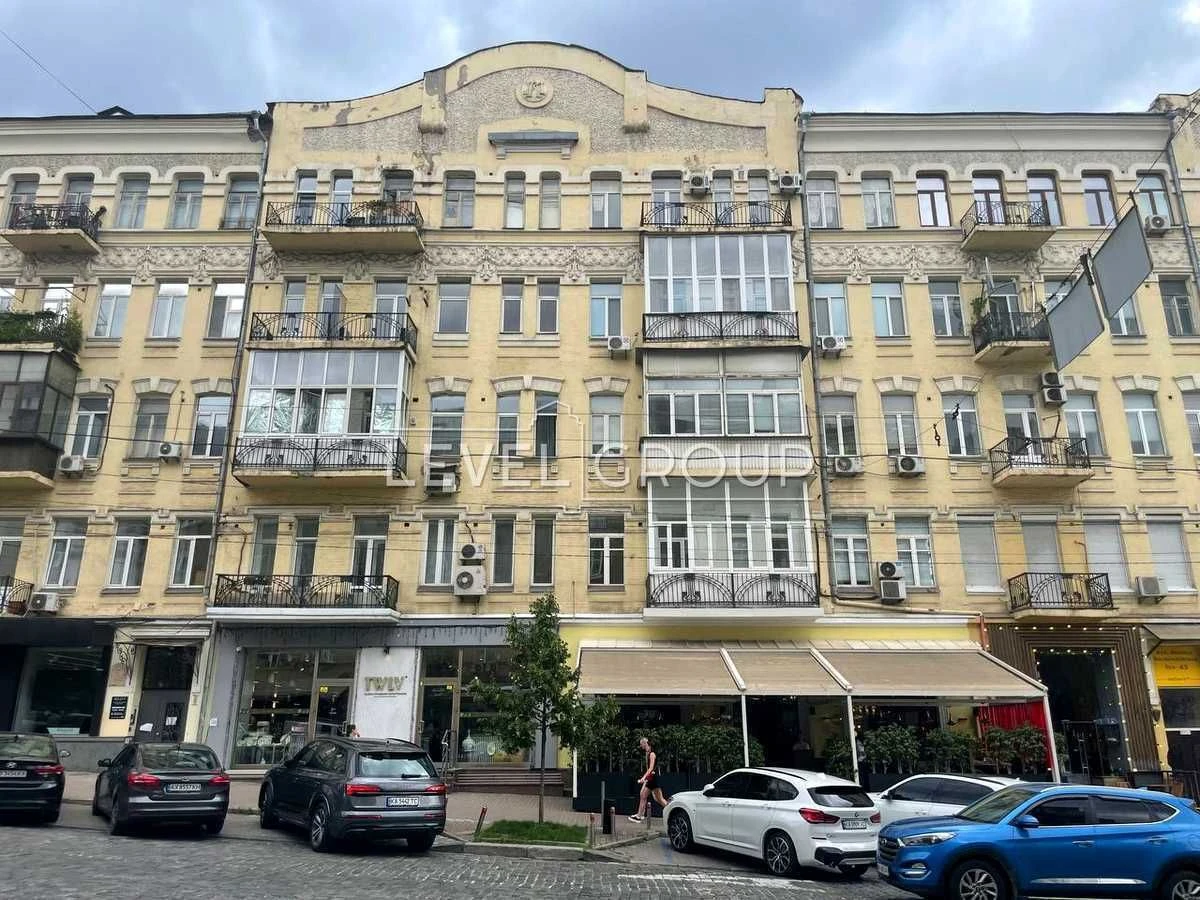 2 кімнатна 80м.кв. вул Велика Васильківська вул. (Червоноарм