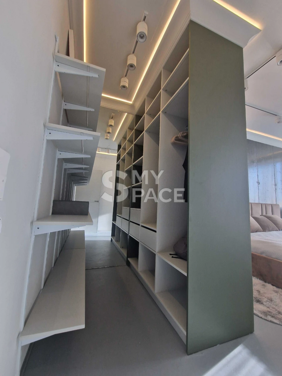 Продаж 1-кім. квартири в ЖК Manhattan, просп. Берестейський, метро