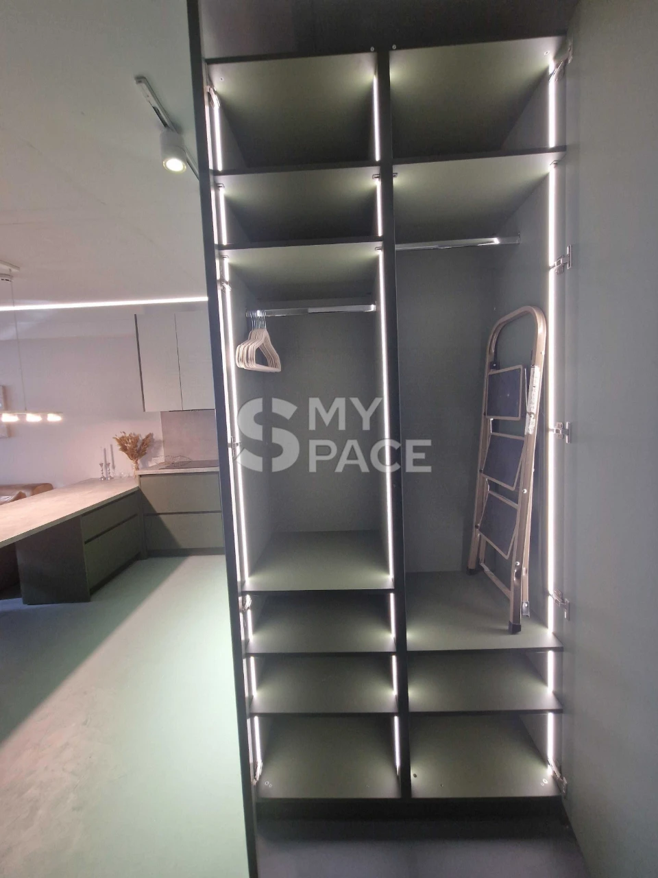 Продаж 1-кім. квартири в ЖК Manhattan, просп. Берестейський, метро