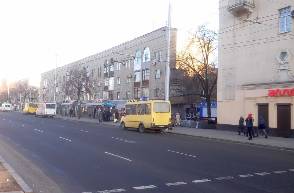 3 rooms of 89 m2 on Metalurgov in the basement of Vozle MakD