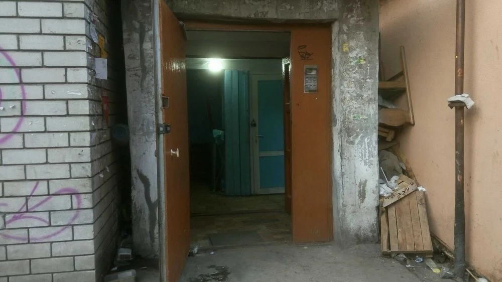 3 rooms of 89 m2 on Metalurgov in the basement of Vozle MakD