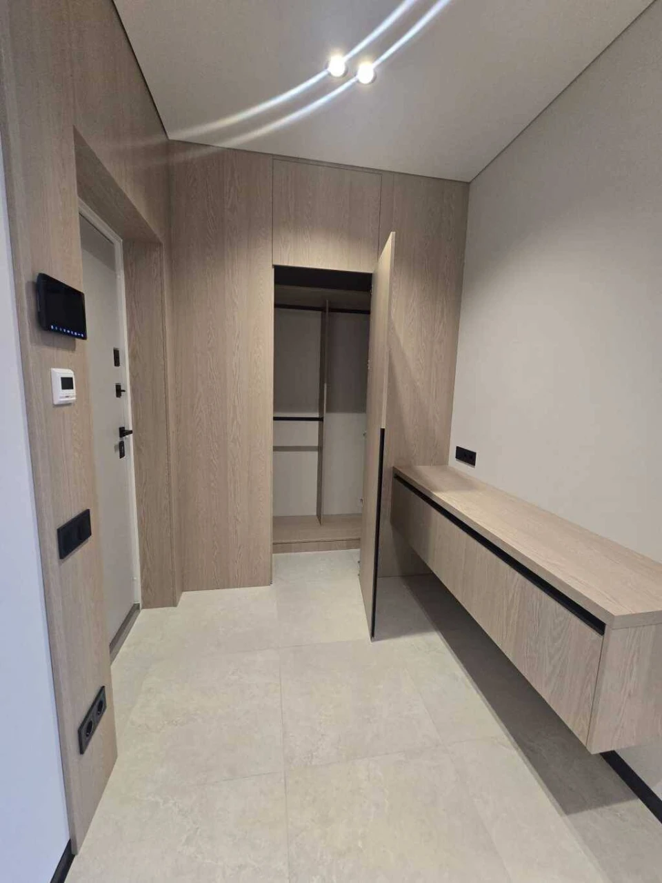 Продам 1-к квартиру Киев, Голосеевский, Метрологическая ул,