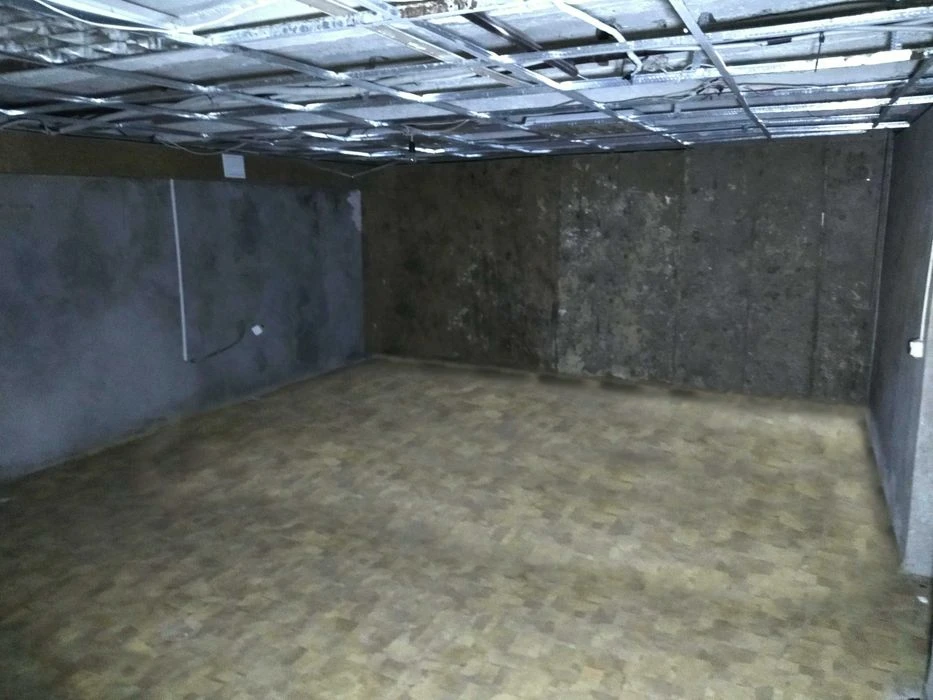 3 rooms of 89 m2 on Metalurgov in the basement of Vozle MakD