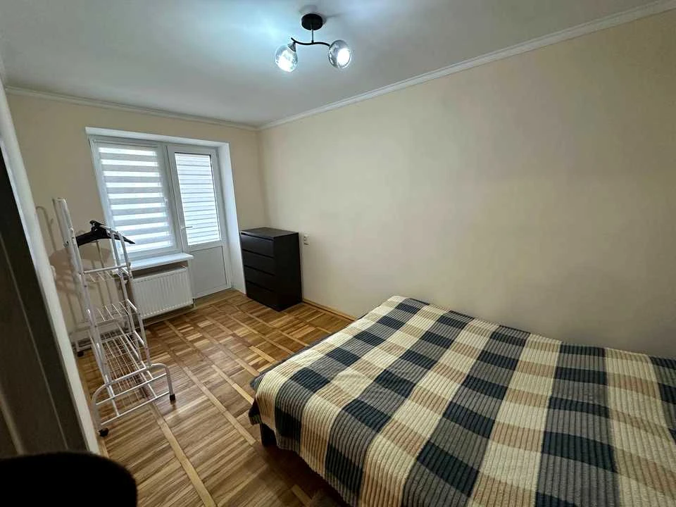 Apartment. Ivano-Frankivsk, Ye. Konovalts Street