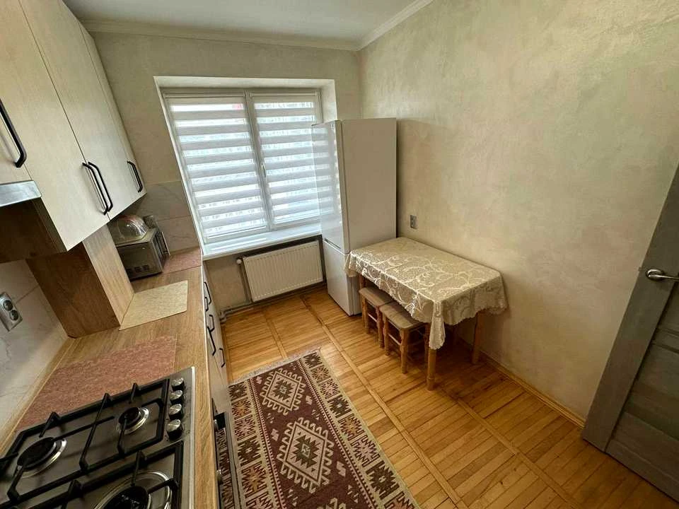 Apartment. Ivano-Frankivsk, Ye. Konovalts Street
