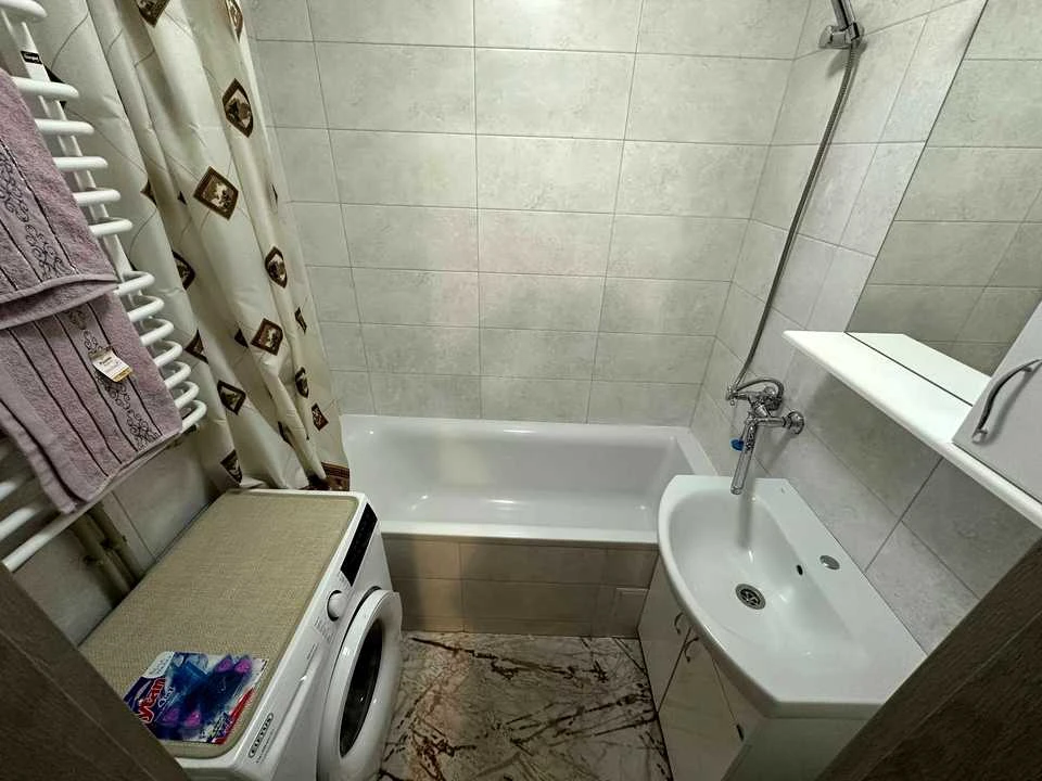Apartment. Ivano-Frankivsk, Ye. Konovalts Street