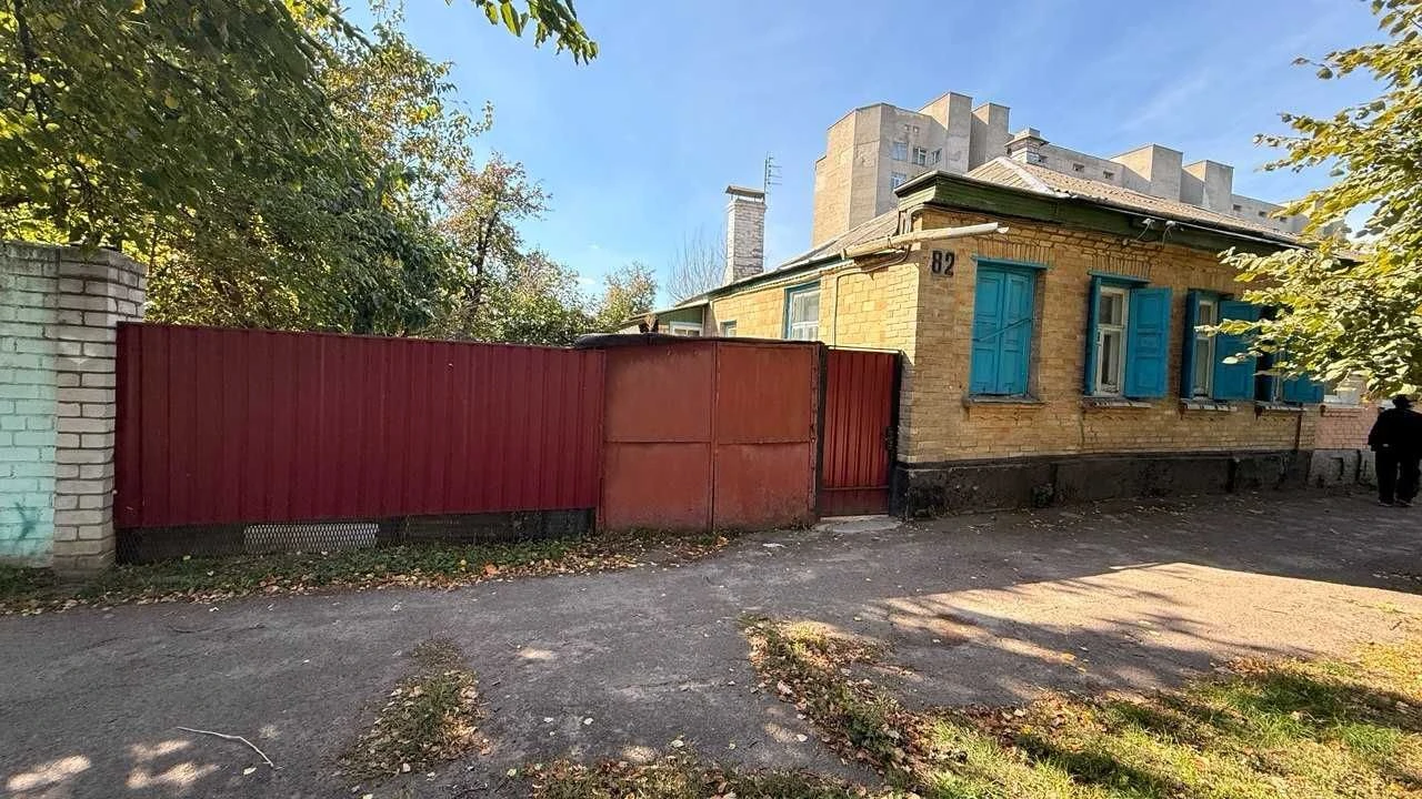 Sale of a part of a house on Khreshchatyk Street, 82 – Kazbet district
