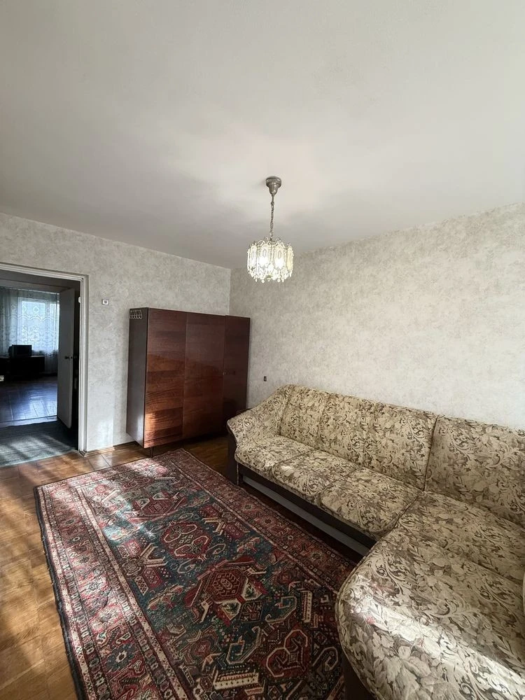 Rent a 3-bedroom apartment on Hnata Yuri. Borschagivka, Koli