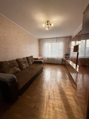 Rent a 3-bedroom apartment on Hnata Yuri. Borschagivka, Koli