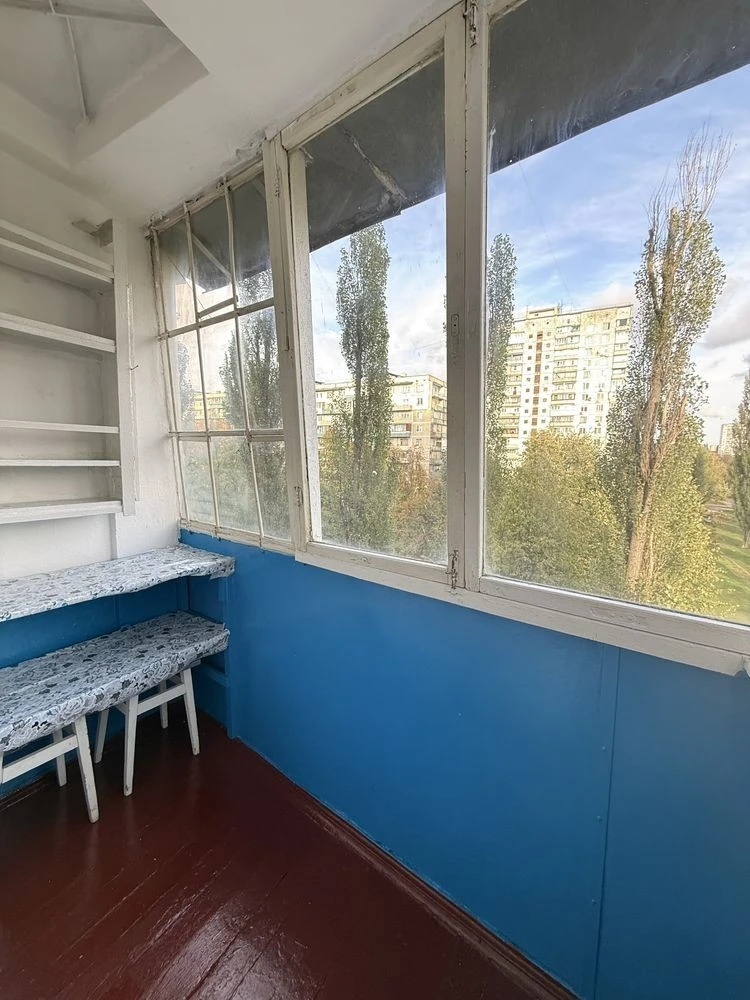 Rent a 3-bedroom apartment on Hnata Yuri. Borschagivka, Koli