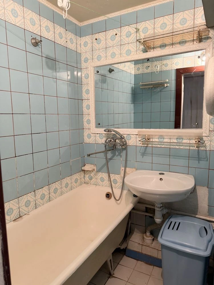 Rent a 3-bedroom apartment on Hnata Yuri. Borschagivka, Koli