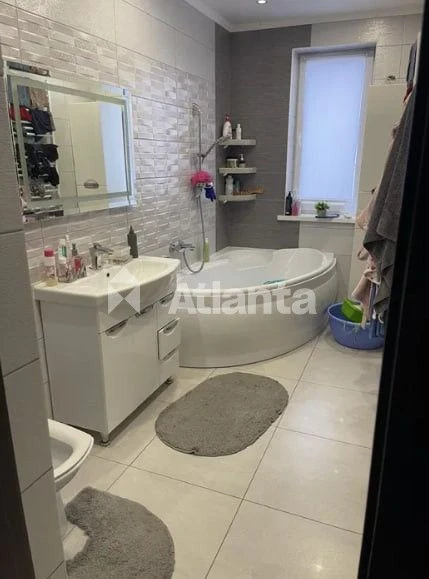 Spacious 2-bedroom apartment with renovation and autonomy for sale