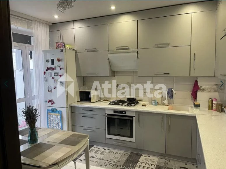 Spacious 2-bedroom apartment with renovation and autonomy for sale