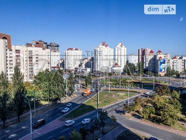 Продаж 4к квартири 196.2 кв. м на вул. Михайла Максимовича 3