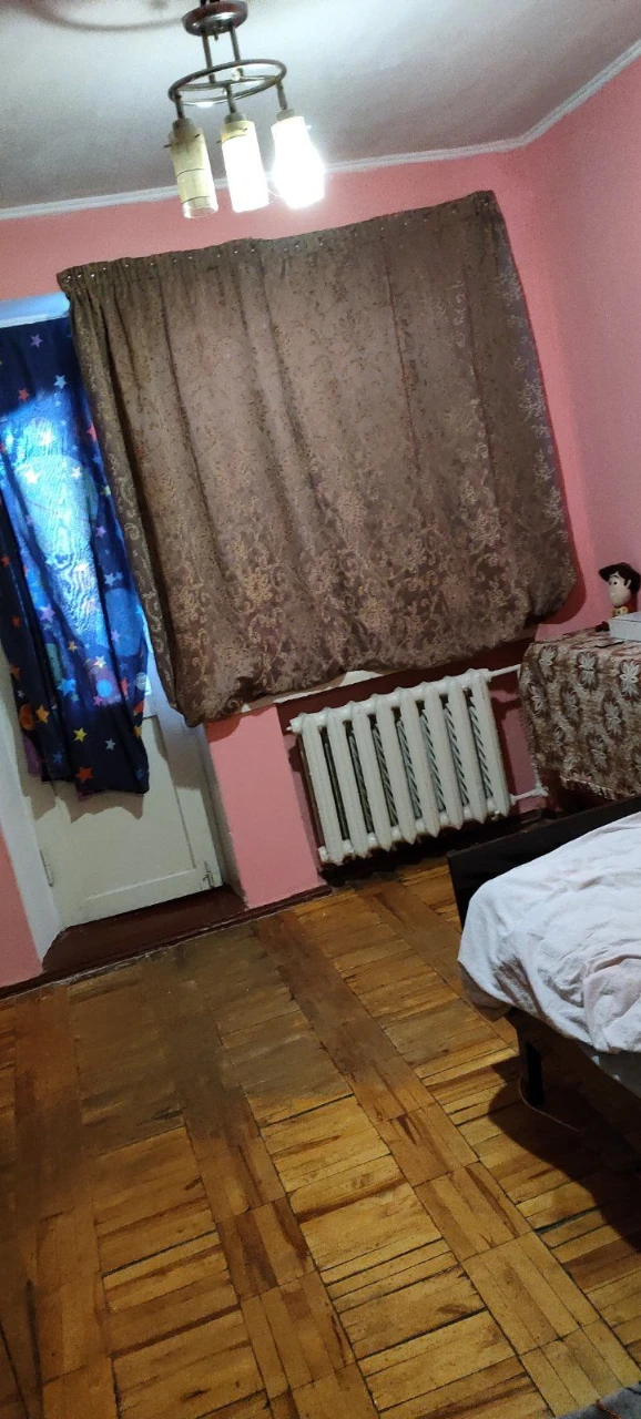Продам двухкомнатную квартиру Александровский район