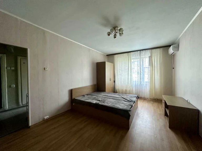 Apartment. Miloslavska st., Kyiv