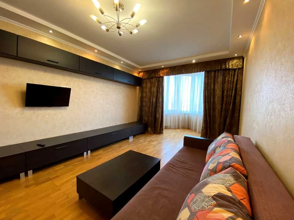 Apartment. Khmelnytska Street, Kyiv