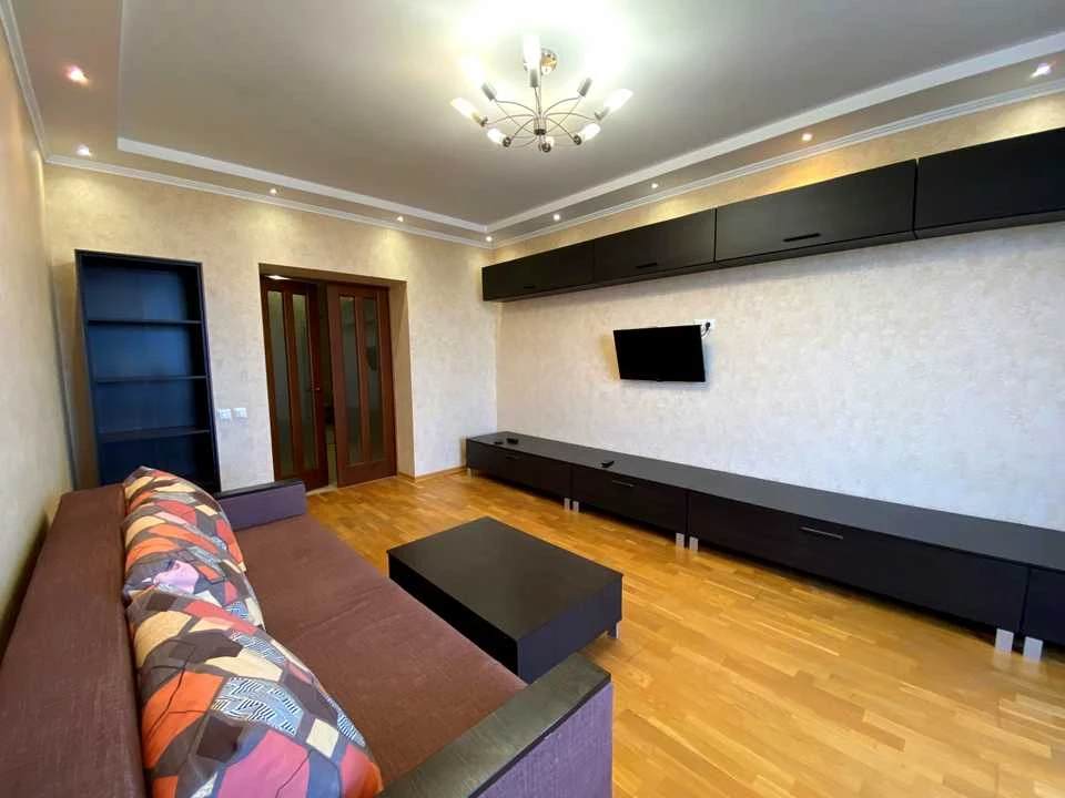 Apartment. Khmelnytska Street, Kyiv