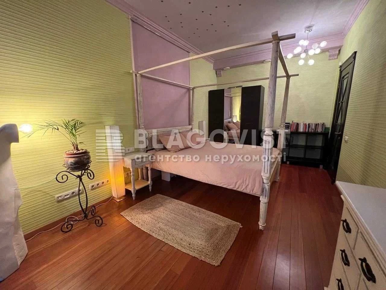 3-room apartment for sale, 92 sq m, with designer renovation, Sevastopol