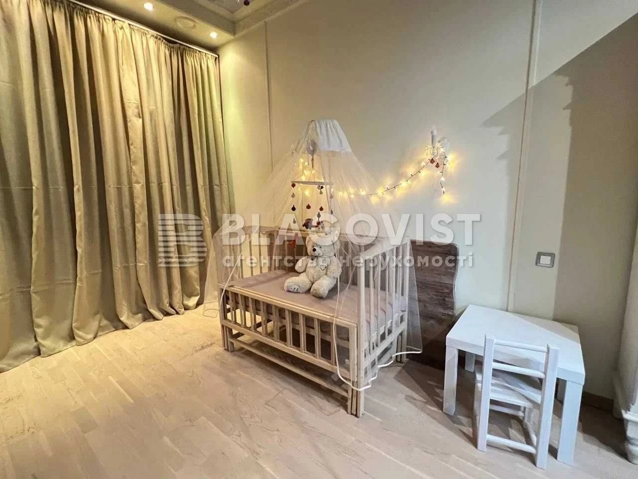 3-room apartment for sale, 92 sq m, with designer renovation, Sevastopol