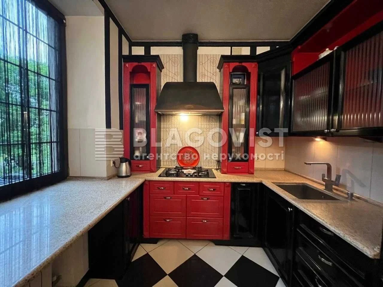 3-room apartment for sale, 92 sq m, with designer renovation, Sevastopol
