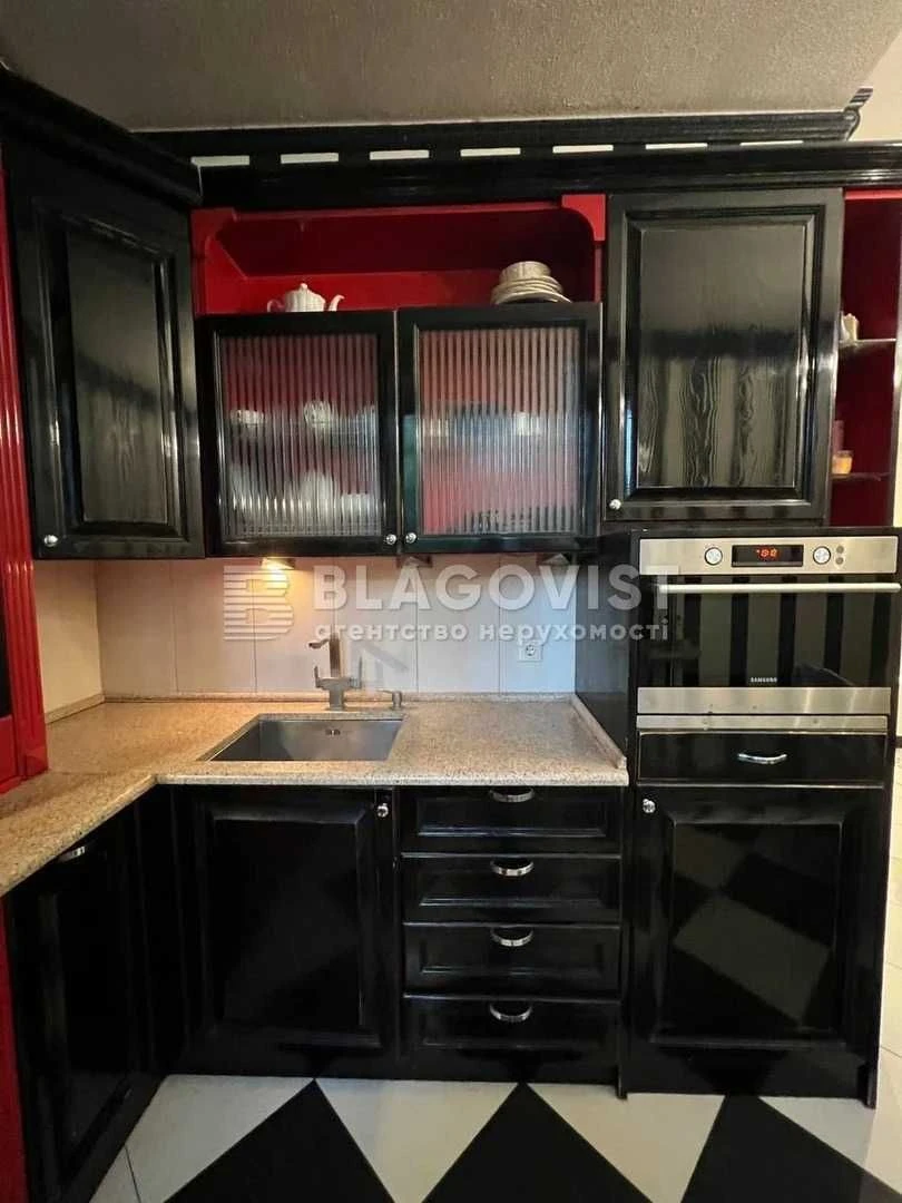 3-room apartment for sale, 92 sq m, with designer renovation, Sevastopol