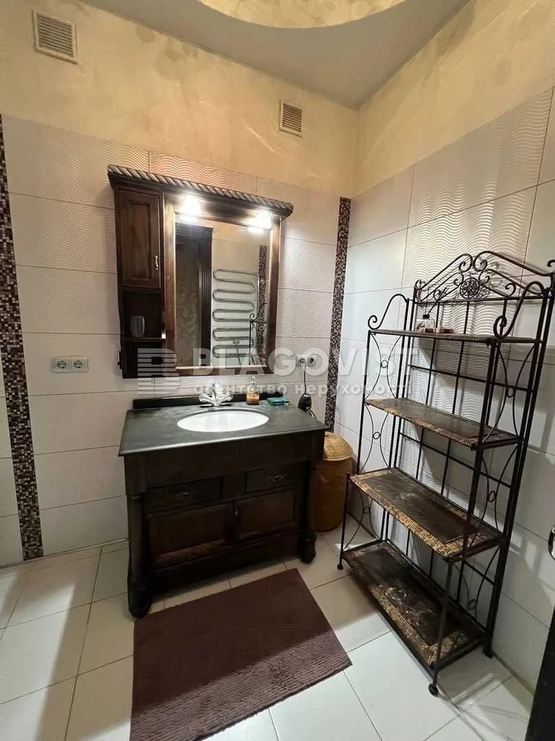 3-room apartment for sale, 92 sq m, with designer renovation, Sevastopol