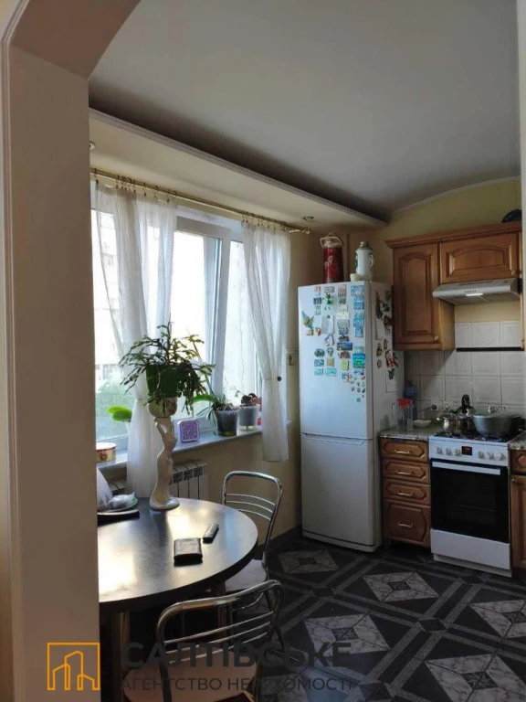 Продам 3-кімнатну квартиру в Харкові, Салтівка, Академіка Павлова 605