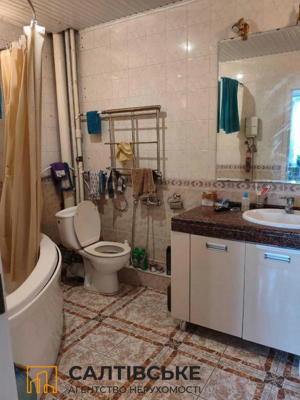 Продам 3-кімнатну квартиру в Харкові, Салтівка, Академіка Павлова 605