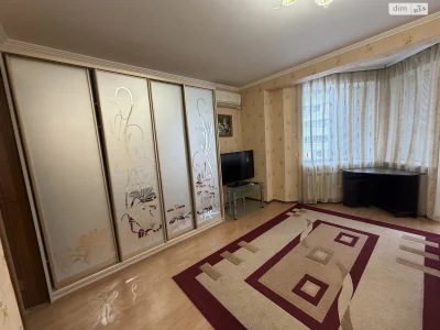 Long-Term Rental Apartment, Poczynki