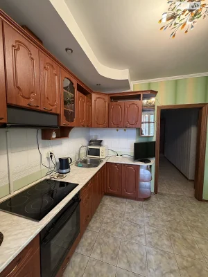 Long-Term Rental Apartment, Poczynki