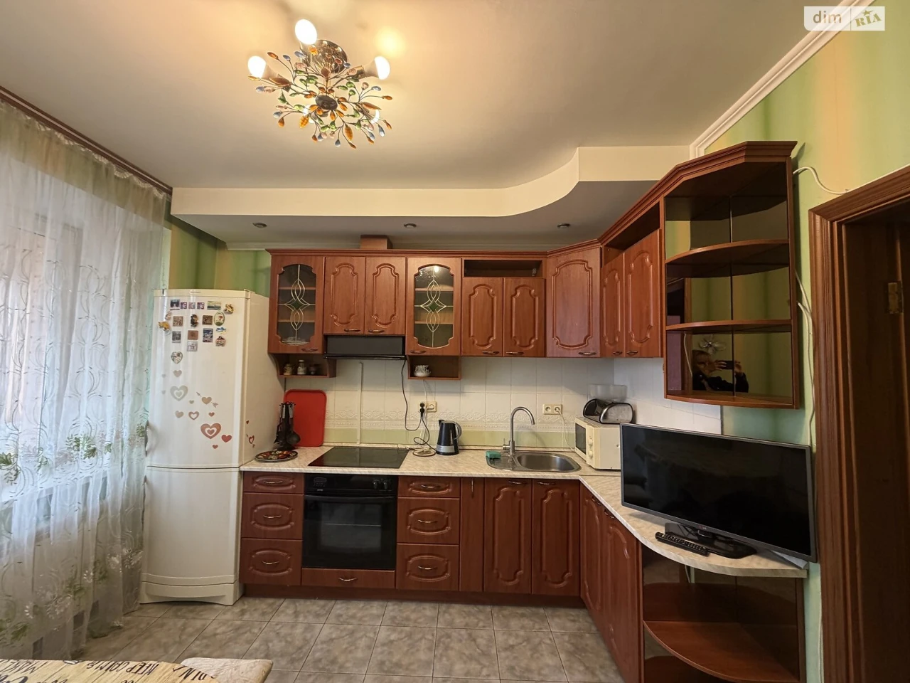 Long-Term Rental Apartment, Poczynki