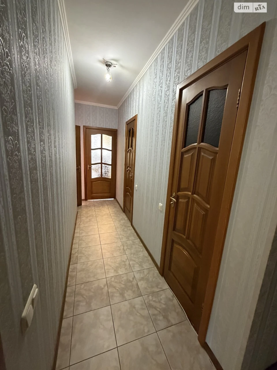Long-Term Rental Apartment, Poczynki