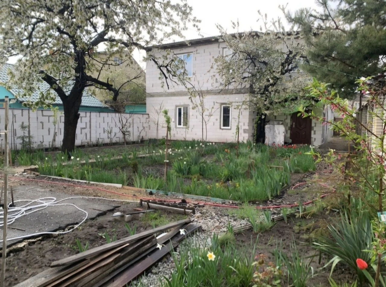 Продаж частини будинку, 2 поверхи на 3,5 сотоках, вулиця Тульська.