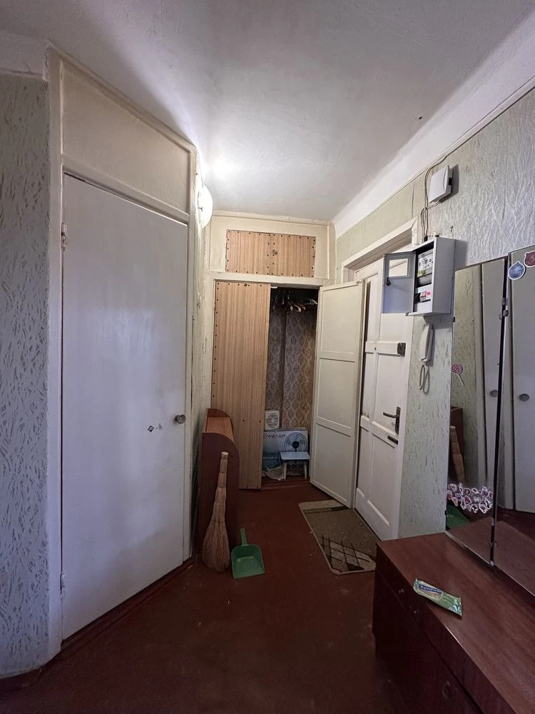 Продается 1-комнатная квартира, ул. Лахтинская