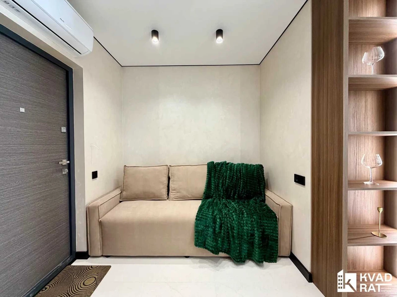 Spacious 1-bedroom apartment for sale with high-quality renovation