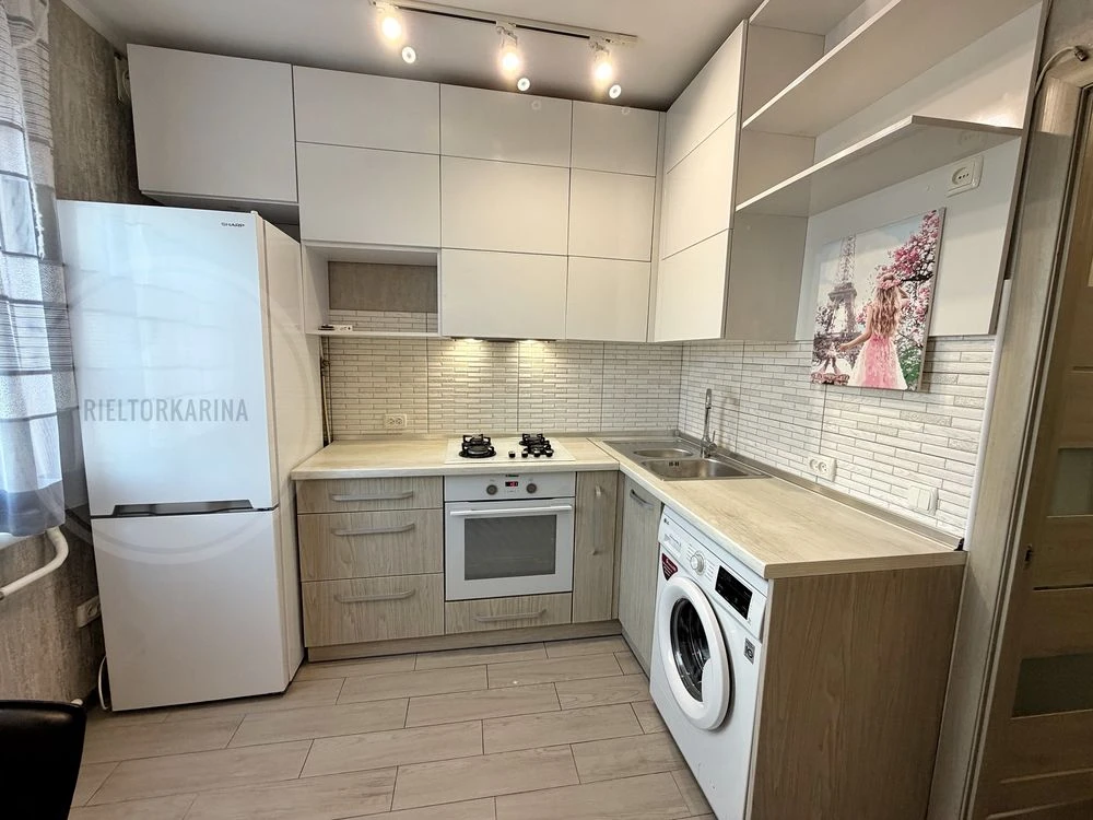 Поздовжня/Миру проспект, 1к квартира в продаже, 5 этаж