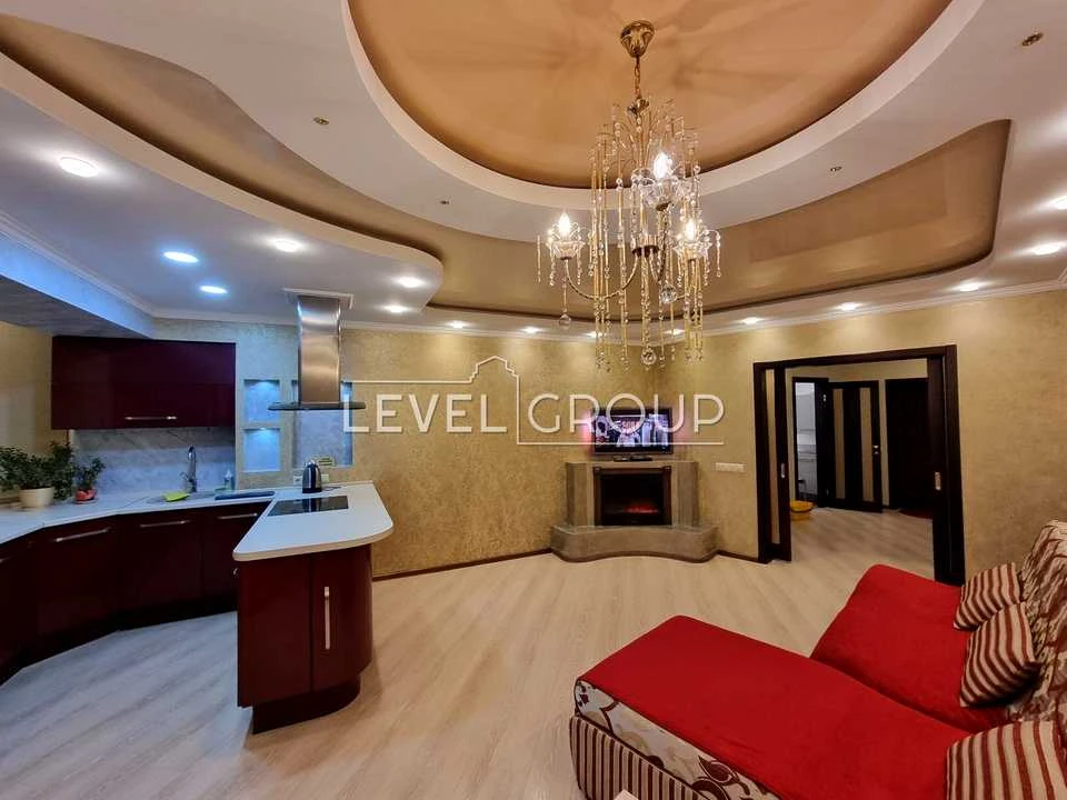 Apartment. Silverkilinska St., Pozniaky, Kyiv