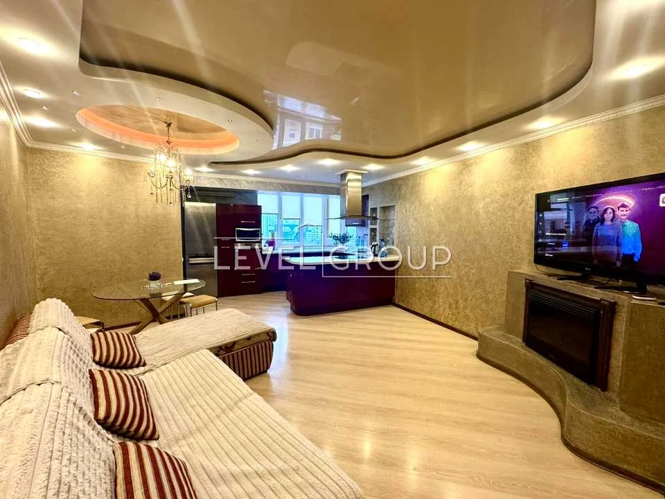 Apartment. Silverkilinska St., Pozniaky, Kyiv