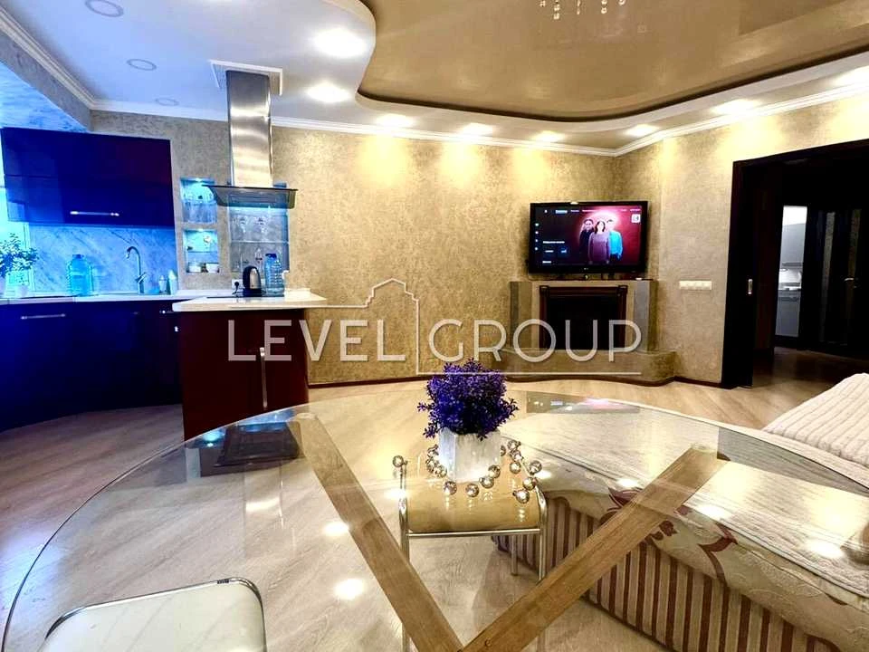 Apartment. Silverkilinska St., Pozniaky, Kyiv