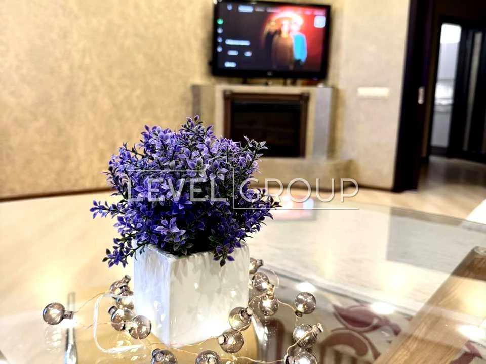 Apartment. Silverkilinska St., Pozniaky, Kyiv