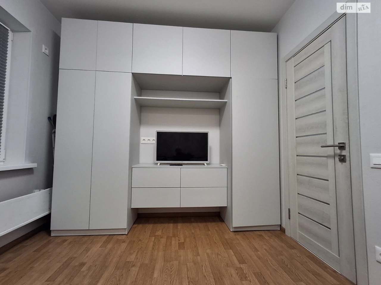 Long-Term Rental Apartment, Pozniaky