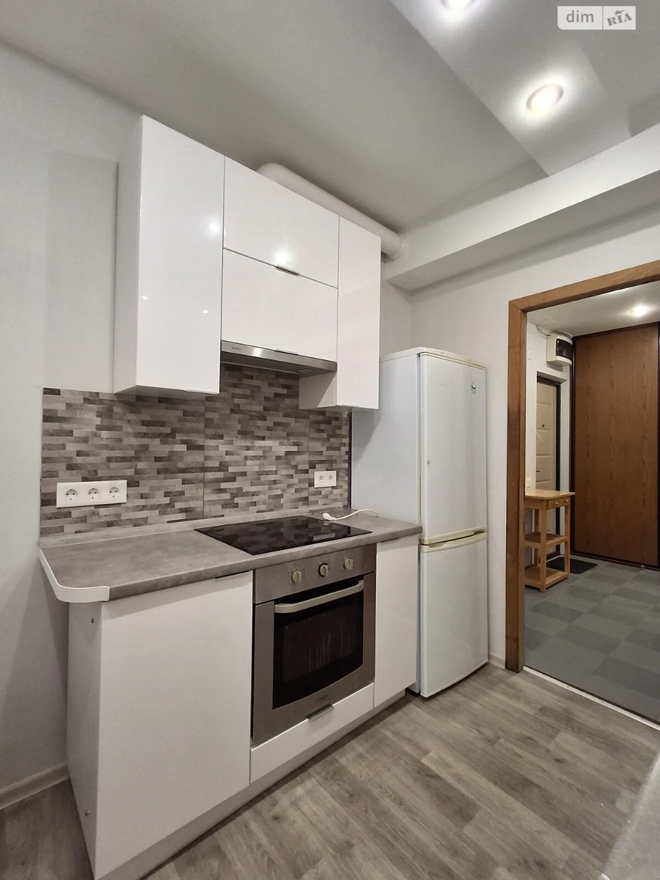 Long-Term Rental Apartment, Pozniaky