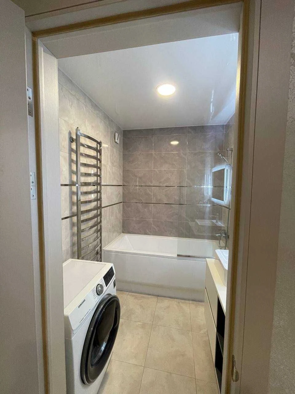 Spacious 2-bedroom apartment in the prestigious European City residential complex
