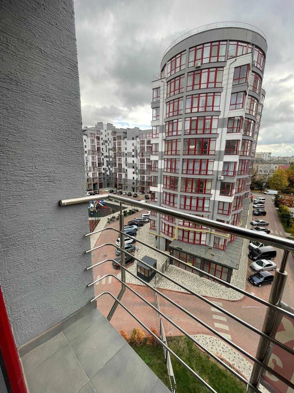 Spacious 2-bedroom apartment in the prestigious European City residential complex