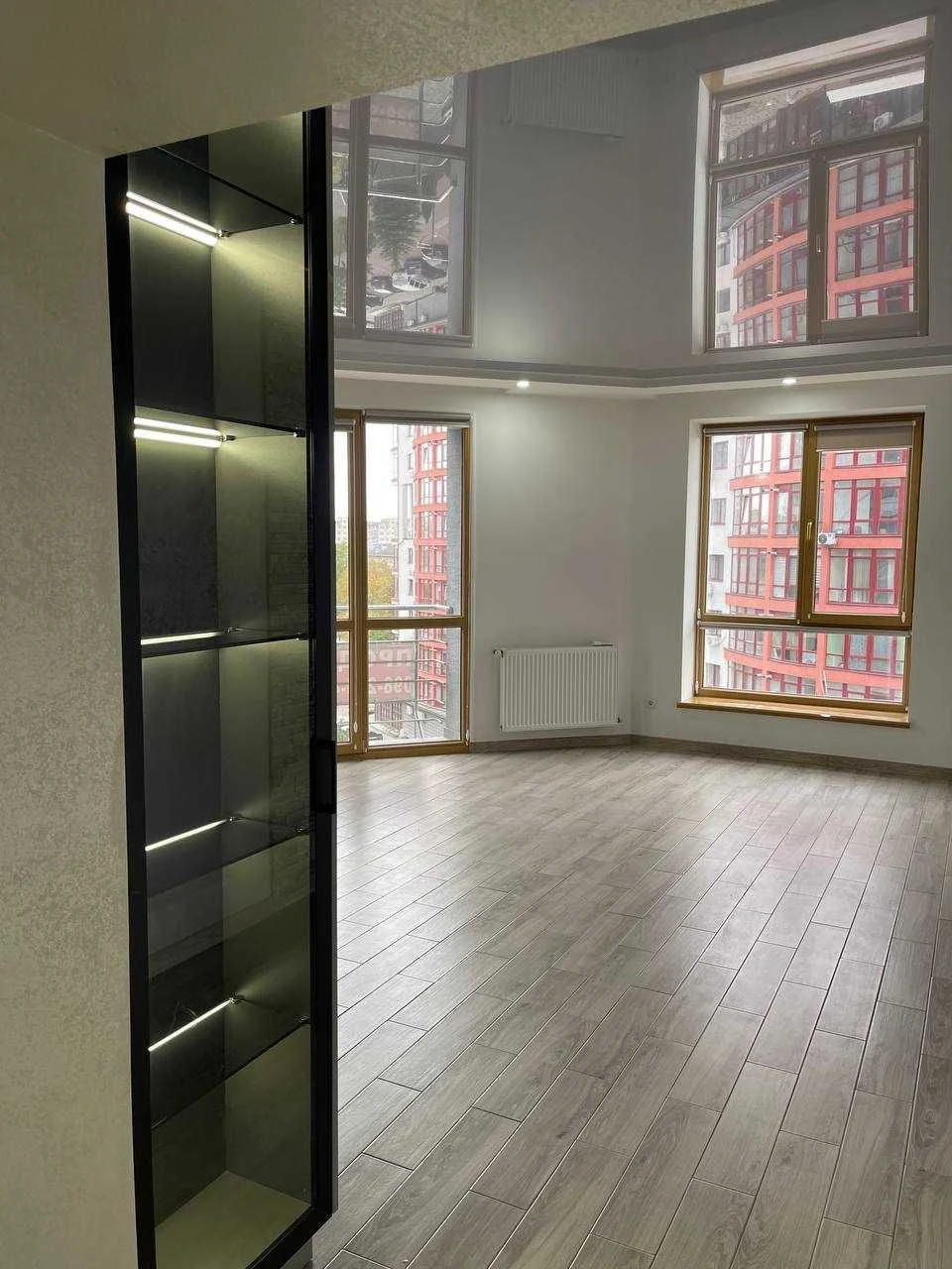 Spacious 2-bedroom apartment in the prestigious European City residential complex